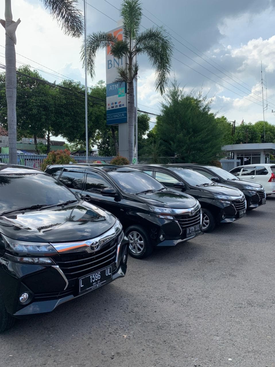 Penyewaan Mobil & Supir